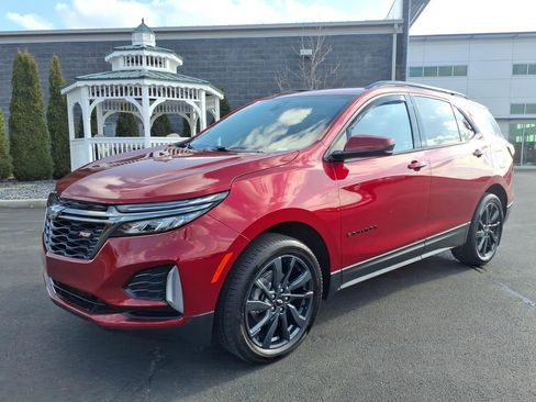 Used 2023 Chevrolet Equinox RS AWD/4WD image 2