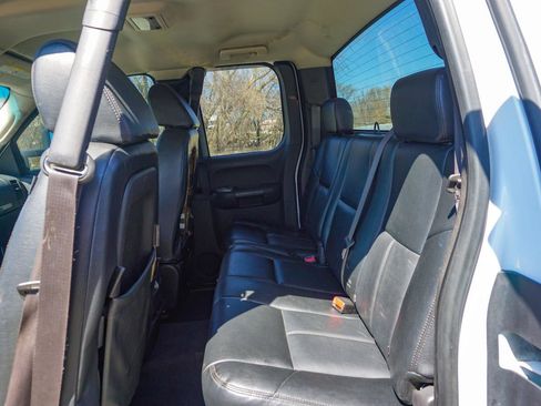 Used 2007 Chevrolet Silverado 2500 LT w/ Suspension Package, Off-Road image 19