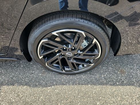 New 2026 Nissan Sentra SR w/ Floor Mat Package FWD image 6