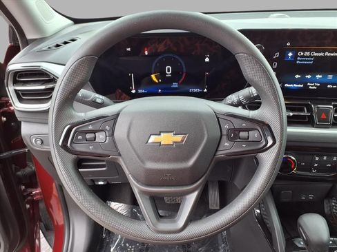 Used 2025 Chevrolet TrailBlazer LT image 12