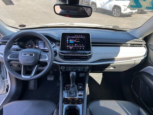 Used 2022 Jeep Compass Latitude AWD/4WD image 14