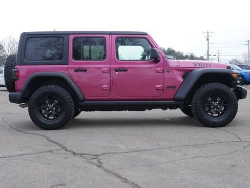 Used 2024 Jeep Wrangler Willys image 7