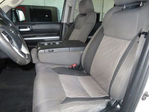 Used 2017 Toyota Tundra SR5 image 25