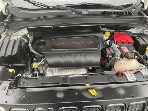 Used 2020 Jeep Renegade Altitude image 28