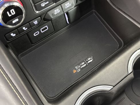 Used 2022 GMC Yukon SLT w/ SLT Premium Package image 33