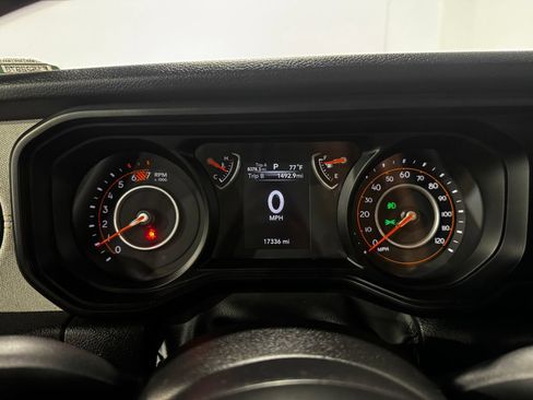 Used 2024 Jeep Wrangler Unlimited Sport AWD/4WD image 8