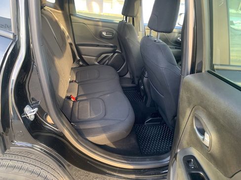 Used 2022 Jeep Renegade Latitude image 26