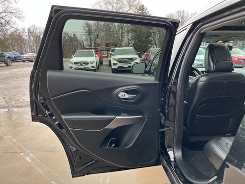 Used 2021 Jeep Cherokee Limited w/ Elite Package image 7