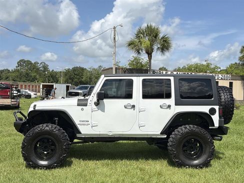 Used 2017 Jeep Wrangler Unlimited Sport w/ Quick Order Package 24S AWD/4WD image 8