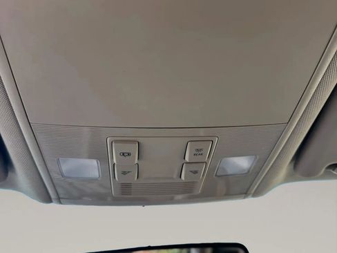 Used 2018 Volkswagen Atlas S image 23