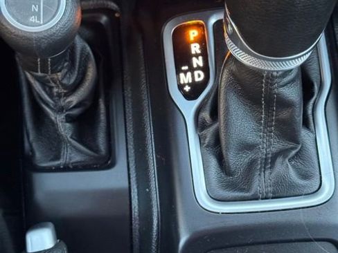 Used 2019 Jeep Wrangler Unlimited Sport image 39