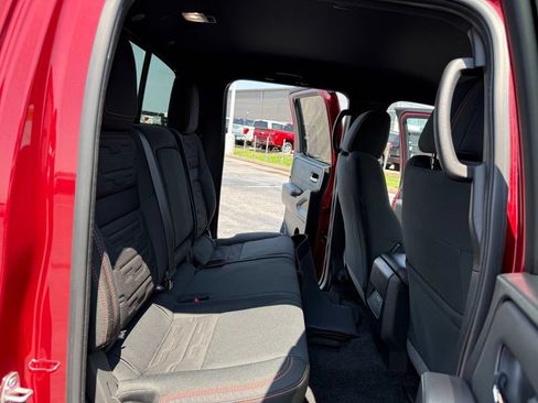 Used 2024 Nissan Frontier Pro-X RWD image 18