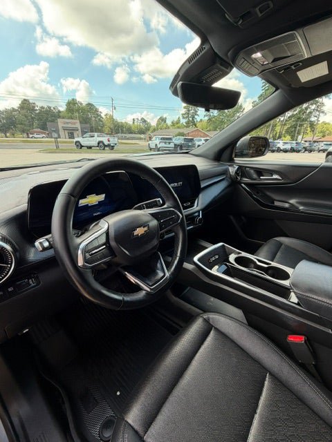 Used 2025 Chevrolet Equinox LT w/ Convenience Package II FWD image 9
