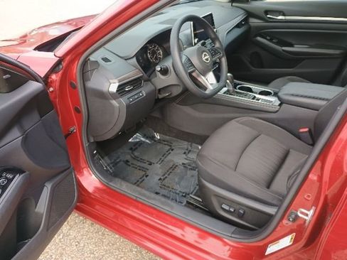 Used 2023 Nissan Altima 2.5 SV AWD/4WD image 23