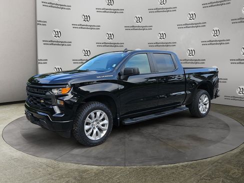 Used 2022 Chevrolet Silverado 1500 Custom AWD/4WD image 1
