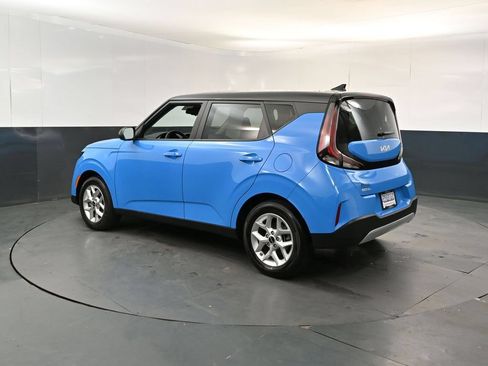 Certified 2024 Kia Soul S FWD image 3