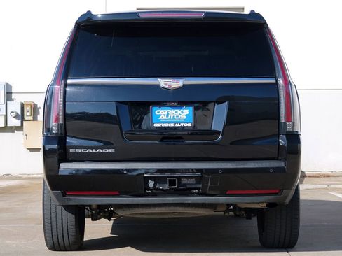 Used 2020 Cadillac Escalade Luxury image 17