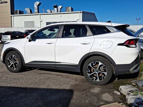 Used 2023 Kia Sportage EX image 4
