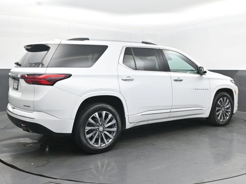 Used 2023 Chevrolet Traverse Premier image 9