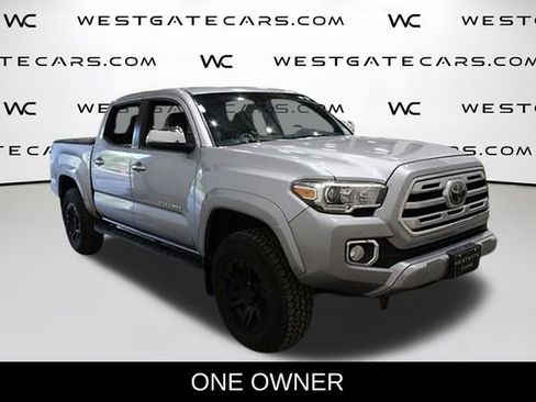 Used 2018 Toyota Tacoma Limited image 2