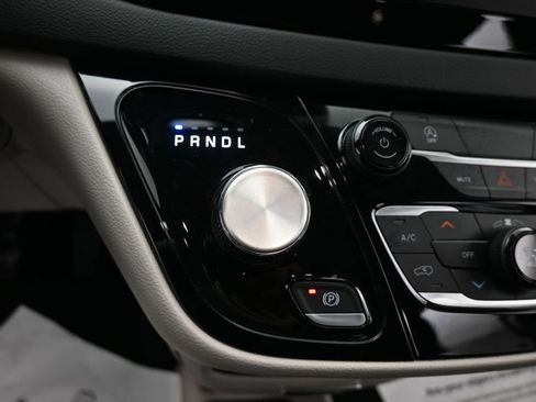 Used 2023 Chrysler Voyager LX FWD image 22