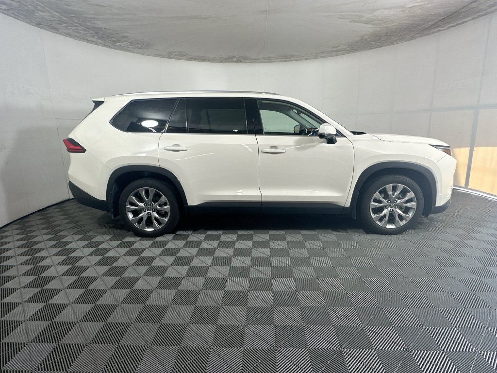 Used 2024 Toyota Grand Highlander AWD Hybrid image 2