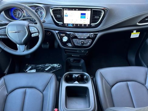 New 2026 Chrysler Pacifica Select w/ S Appearance Package image 12