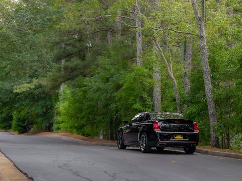 Used 2019 Chrysler 300 S w/ 300S Premium Group 2 RWD image 39