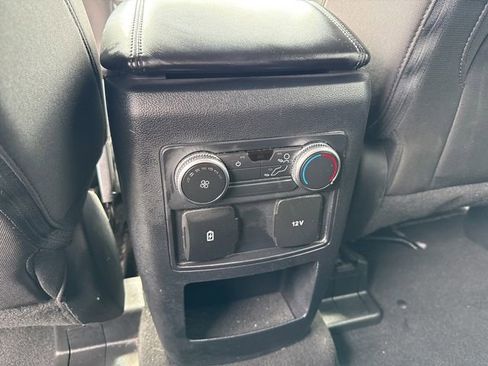 Used 2021 Ford Explorer XLT image 27