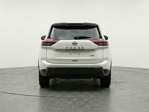 Used 2025 Nissan Rogue SV FWD image 6