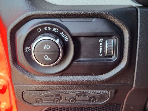 Used 2024 Jeep Gladiator Sport AWD/4WD image 24