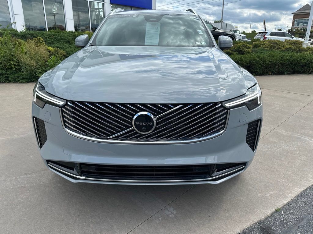 Certified 2026 Volvo XC90 B6 Plus AWD/4WD image 2