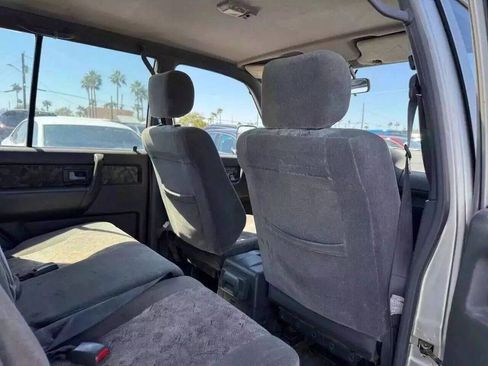 Used 2000 Isuzu Trooper S image 23