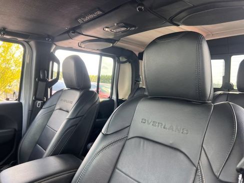 Used 2020 Jeep Gladiator Overland AWD/4WD image 14