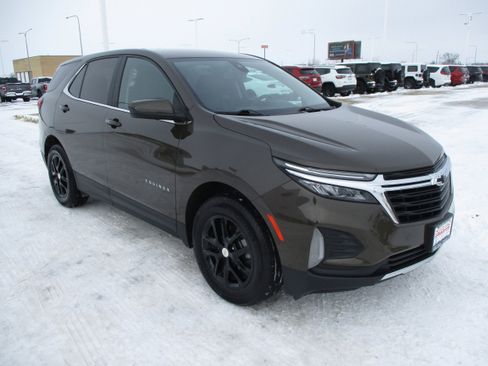 Used 2023 Chevrolet Equinox LT image 8