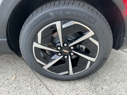 New 2026 Chevrolet Equinox EV LT image 11