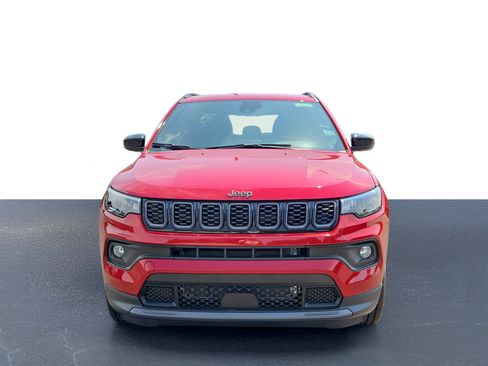 Used 2025 Jeep Compass Latitude w/ Altitude Special Edition AWD/4WD image 2
