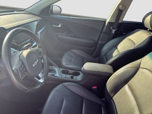 Used 2022 Kia Niro EX Premium image 12