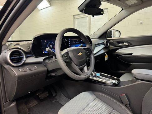 New 2026 Chevrolet Trax LT FWD image 13