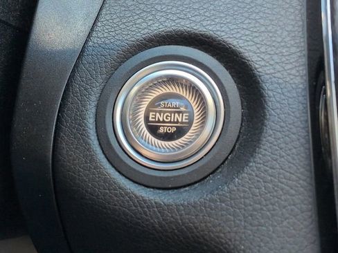 Used 2020 Mercedes-Benz C 300 Sedan image 31