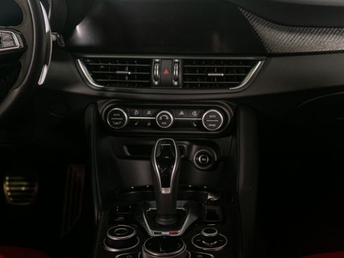 Used 2024 Alfa Romeo Giulia Quadrifoglio image 43