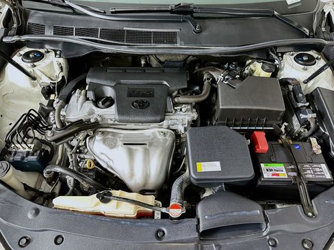 Used 2016 Toyota Camry XSE w/ Moonroof Package FWD image 31