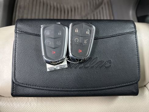 Used 2017 Cadillac XT5 Luxury w/ Driver Awareness Package image 39