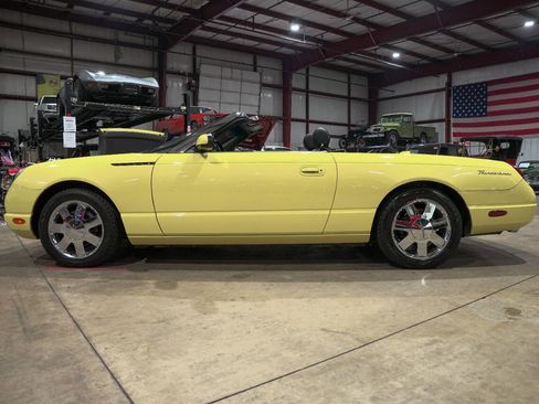 Used 2002 Ford Thunderbird Deluxe image 4