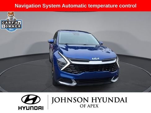 Used 2024 Kia Sportage EX image 2