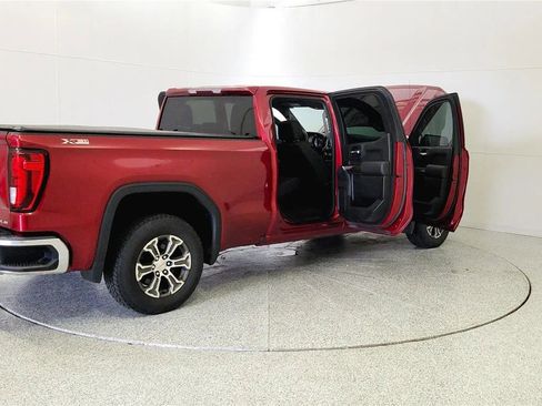 Used 2019 GMC Sierra 1500 SLE w/ X31 Off-Road Package AWD/4WD image 12