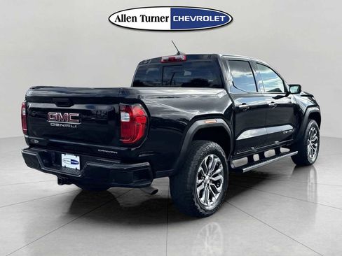 Used 2023 GMC Canyon Denali image 4