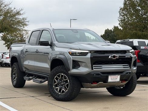 Used 2024 Chevrolet Colorado ZR2 w/ Technology Package image 2
