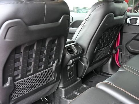 Used 2022 Jeep Wrangler Unlimited Rubicon w/ Xtreme Recon 35" Tire Package AWD/4WD image 23