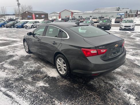Used 2017 Chevrolet Malibu LT image 5